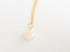 Collier pendentif perle baroque blanche chaîne doré petit modèle