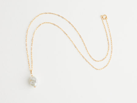 Collier pendentif perle baroque blanche chaîne doré grand modèle