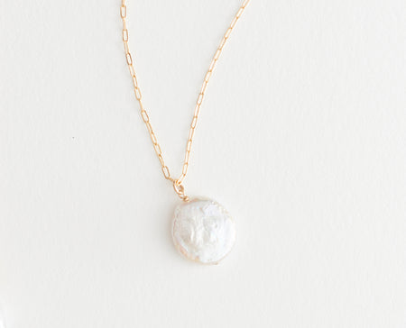 Collier "Pastille" perle baroque sur chaîne doré